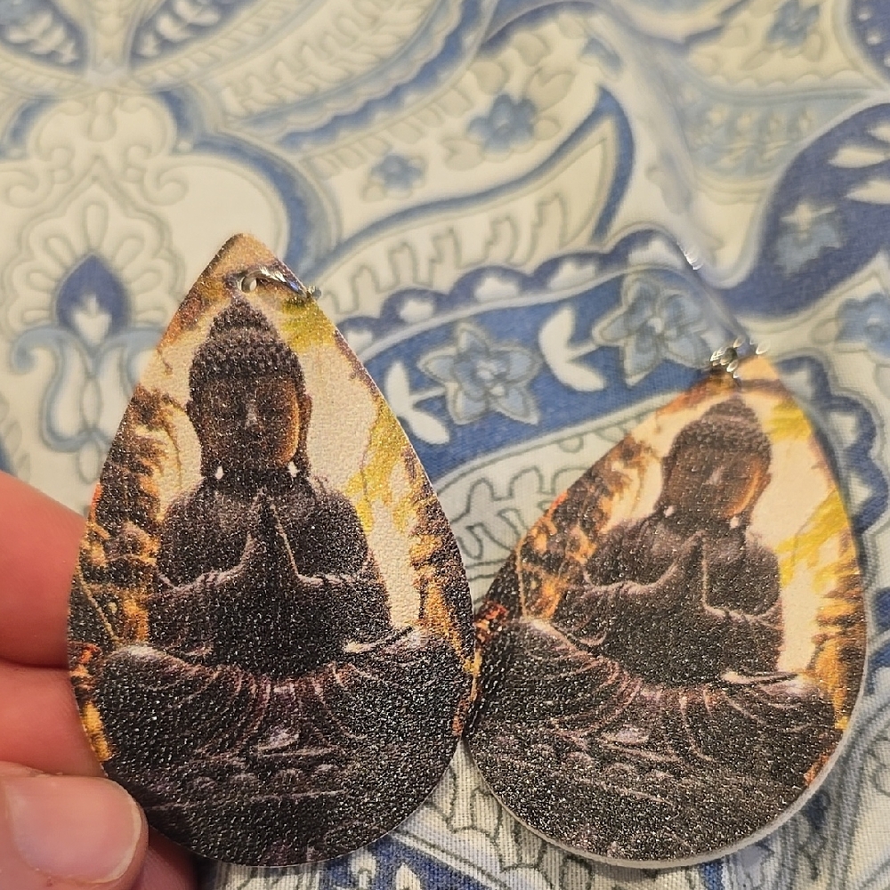 ❤️10/$10 New Buddha Teardrop Earrings